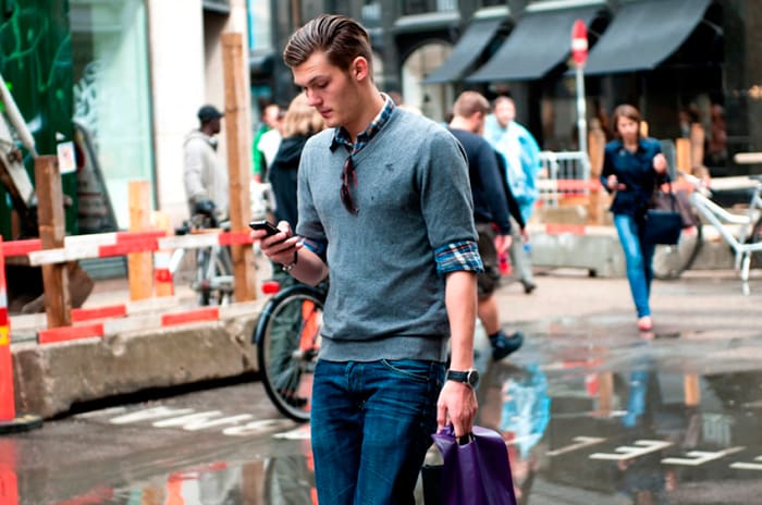 Patente de Apple permite escribir en el celular mientras caminas