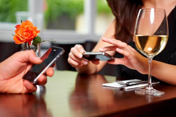 Diagnostican primer caso de WhatsAppitis