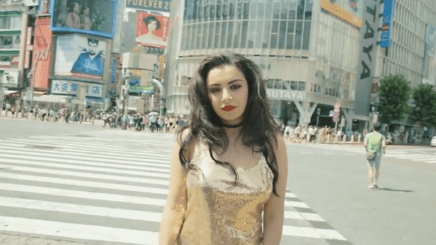 Charli XCX boom clap 2