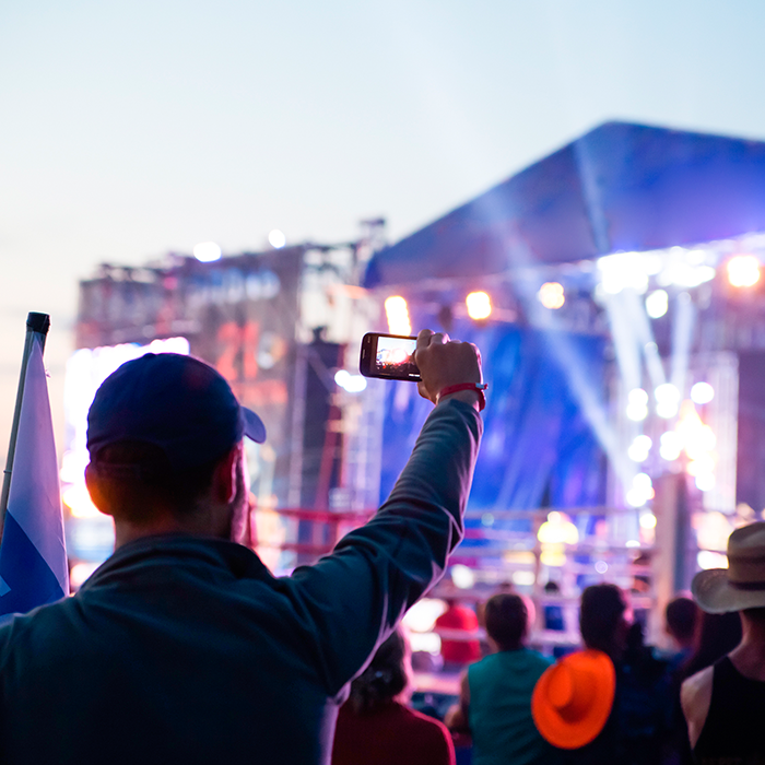 Chico Trujillo, Dënver y Gepe en Claro música