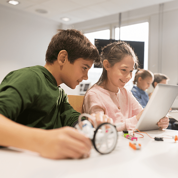 Niños aprenden con Google