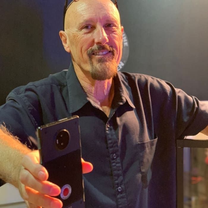 Jim Jannard, creador del RED HYDROGEN