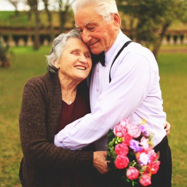 adultos mayores en el festival del adulto mayor