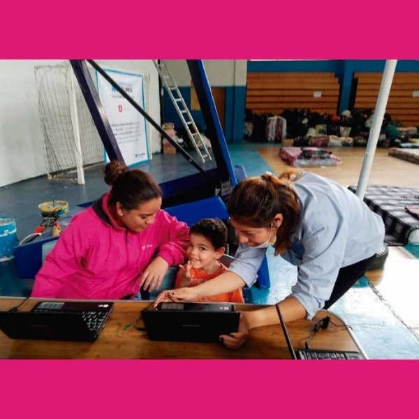 Telcel recibe distintivo. 