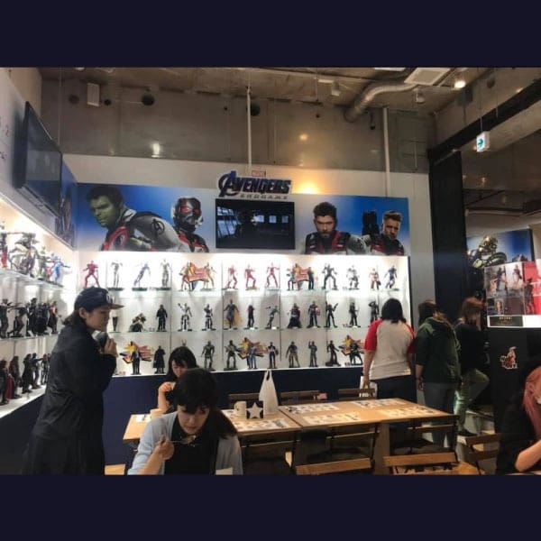 Cafetería Avengers: Endgame)