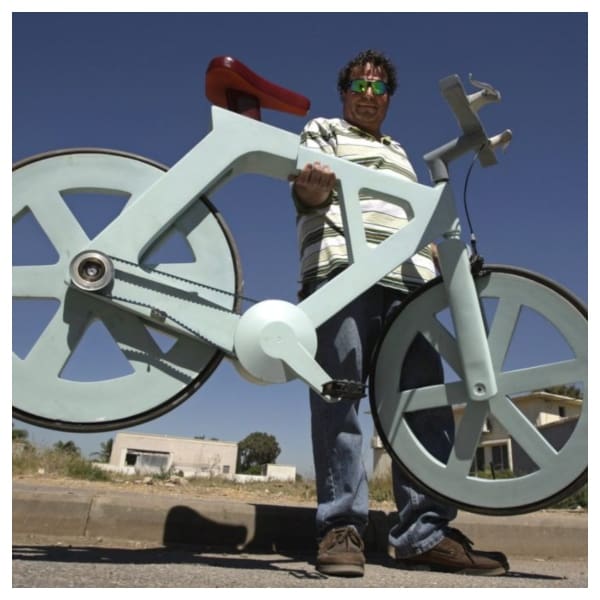 Mexicano crea primer bicicleta reciclada. 