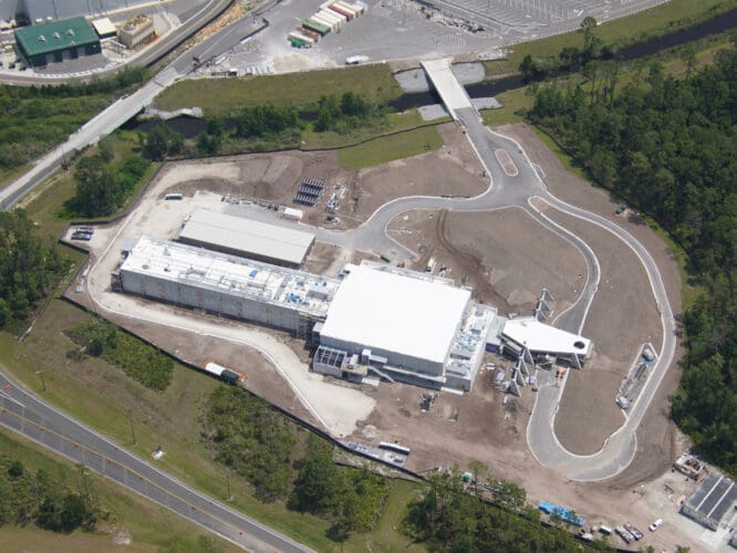 Vista exterior del Galactic Starcruiser, nuevo hotel de Star Wars. *Foto vía Attractions