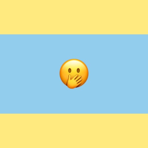 significado del emoji de la cara sonriente tapándose la boca