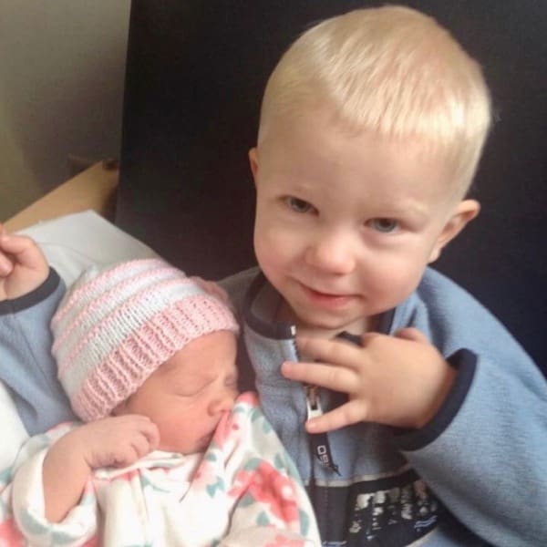 reconocimientos que ha recibido bridger walker por defender a su hermana de perro