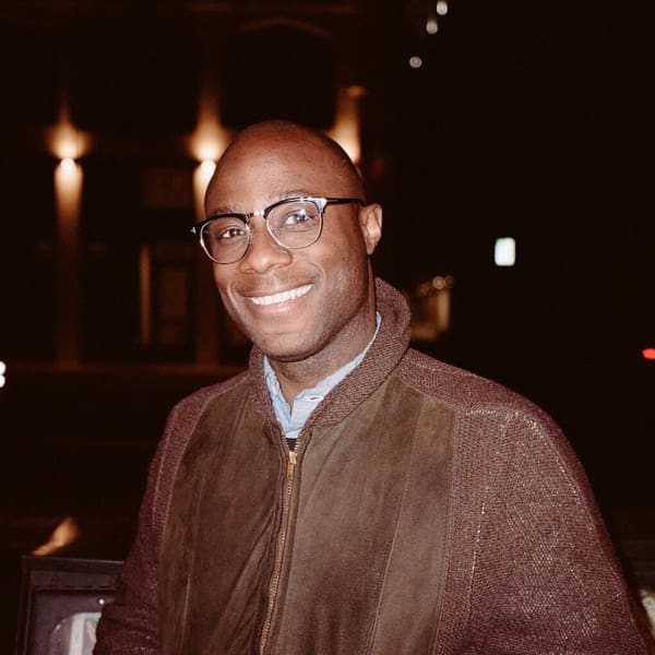 Barry Jenkins Moonlight dirigirá El Rey León 2