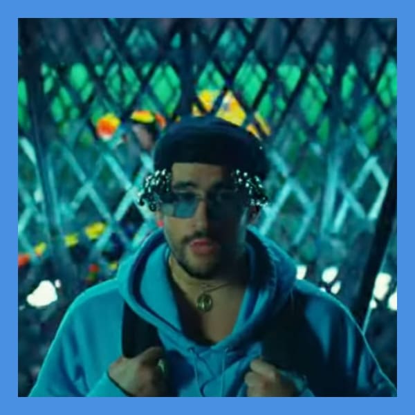 bad bunny actura con brad pitt en pelicula Bullet Train