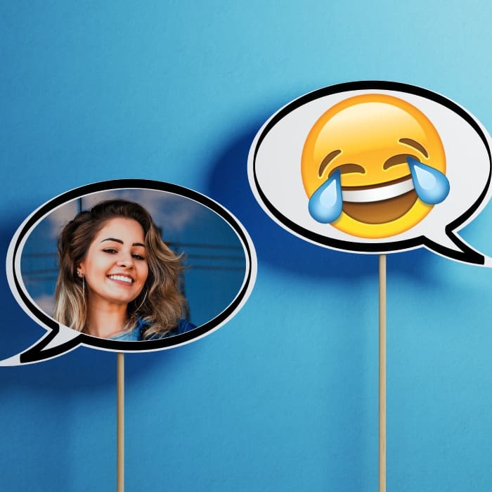 la manera correcta de escribir la risa en chats, según la RAE