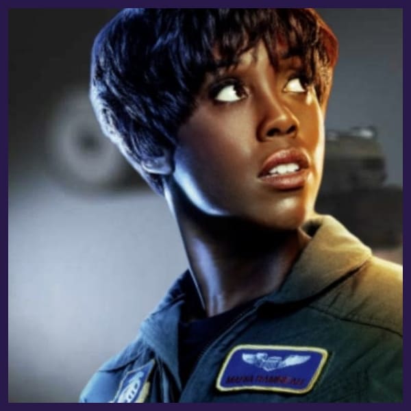 Lashana Lynch maestra miel en matilda