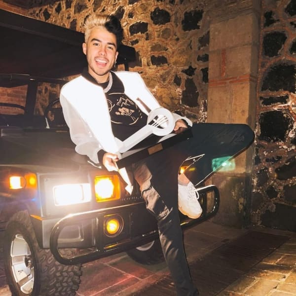 Mario Bautista 25 años 