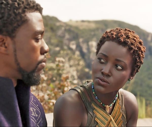 Chadwick Boseman y Lupita Nyong'o personajes Marvel 