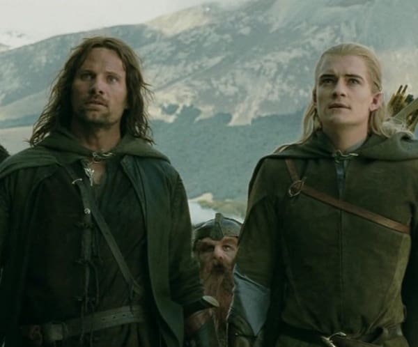 Aragon y Legolas en El señor de los anillos: Las dos torres, previo a la batalla en el Abismo de Helm- Blog Hola Telcel 