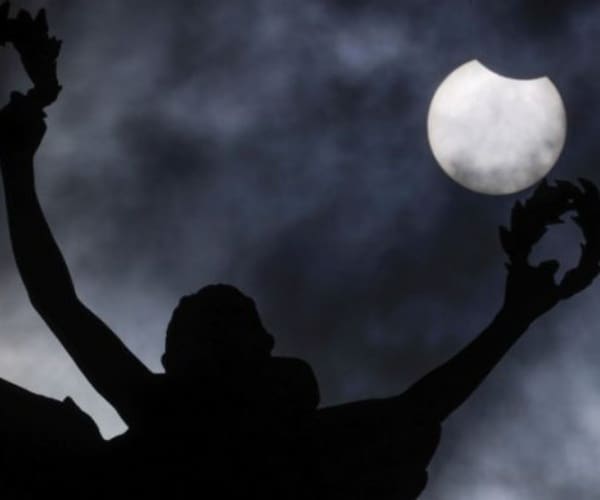 Fotografía tomada desde Bélgica del eclipse de junio- Blog Hola Telcel