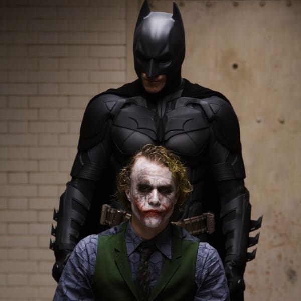 Christian Bale y Heath Ledger como Batman y Joker en El Caballero de la noche.- Blog Hola Telcel 