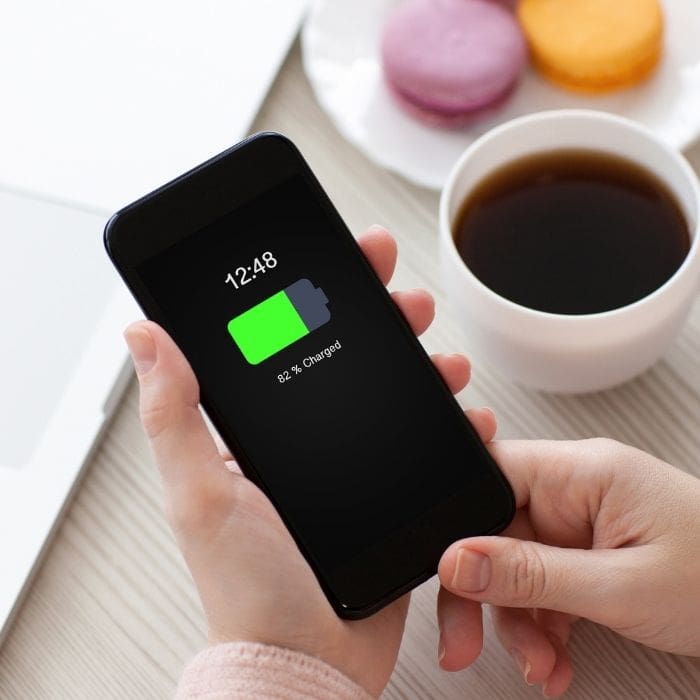 Tips para ahorrar batería de tu teléfono sin activar el ‘modo oscuro’.- Blog Hola Telcel