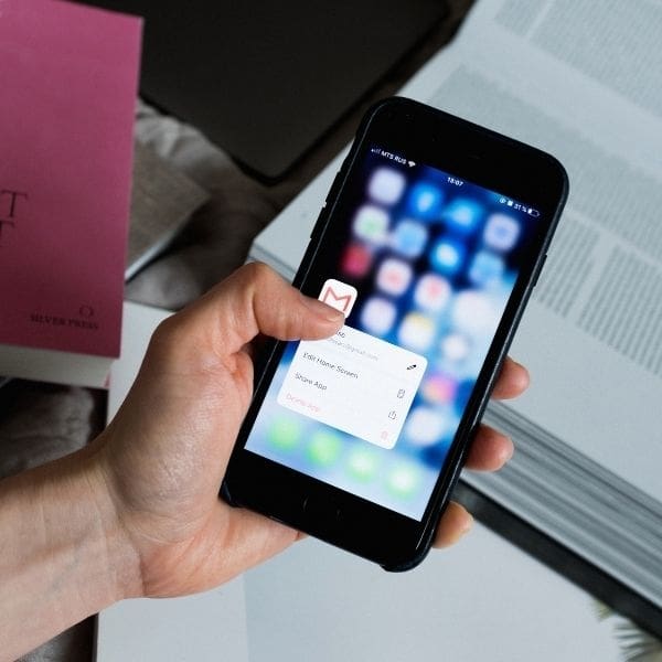 Controla la memoria y elimina las aplicaciones que no uses para liberar espacio en tu iPhone.- Blog Hola Telcel