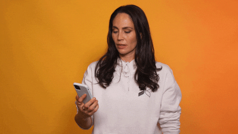 Mujer sorprendida por la caída de WhatsApp en todo el mundo.- Blog Hola Telcel 