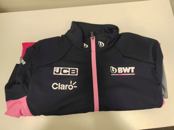 Gana una chamarra de Racing Point de Checo Pérez - Blog HolaTelcel