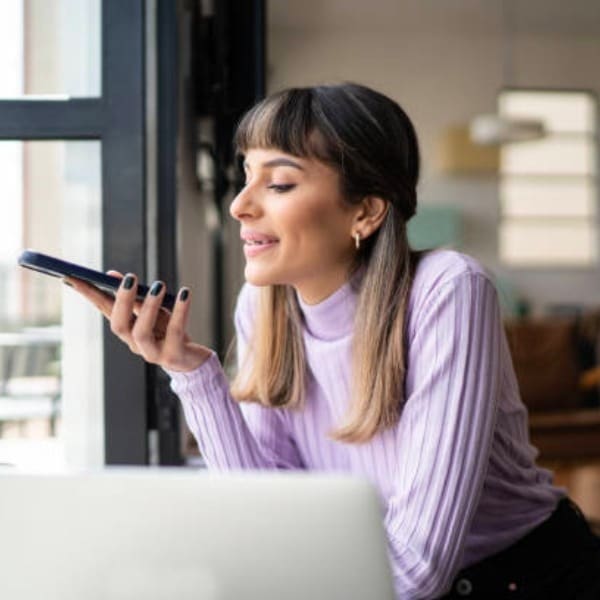 Conoce el truco para prender la linterna de tu teléfono con el comando de voz.-Blog Hola Telcel.jpeg