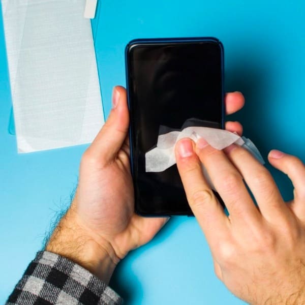 Conoce la forma más segura de limpiar la pantalla de tu equipo celular.-Blog Hola Telcel