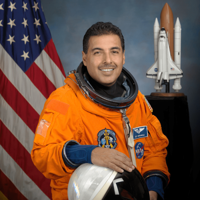 Conoce la inspiradora historia del astronauta mexicano José Hernández.- Blog Hola Telcel