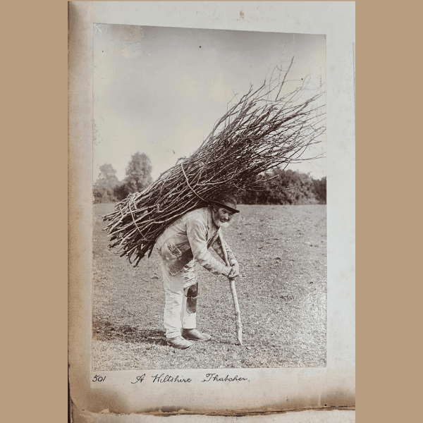 Esta fotografía reveló la identidad del hombre del sombrero del álbum 'IV' de Led Zeppelin.-Blog Hola Telcel