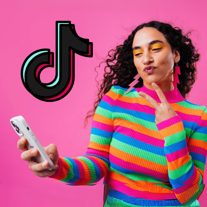 Influencer celebrando sus premios en los TikToks Awards de este año.- Blog Hola Telcel