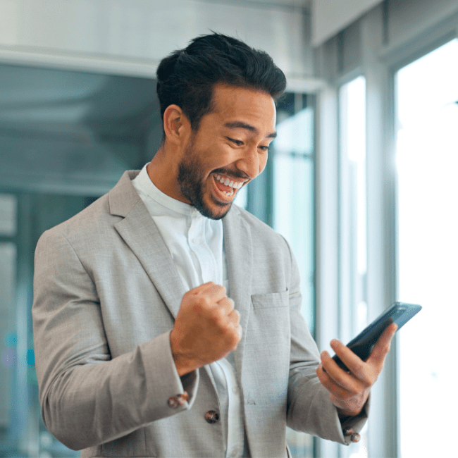 Usuario de TikTok viendo que los consejos de la guía creativa de la aplicación funcionaron.- Blog Hola Telcel.