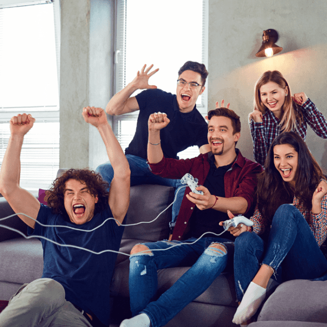 Fanáticos de 'Digimon' disfrutando del 'Digimon Adventures'. Digimon celebra 25 años de aniversario.- Blog Hola Telcel