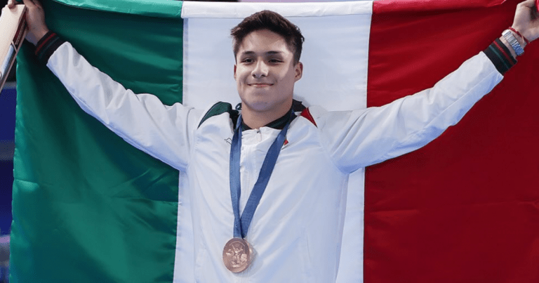 El clavadista Osmar Olvera gana medalla de bronce en trampolín de 3 metros.- Blog Hola Telcel