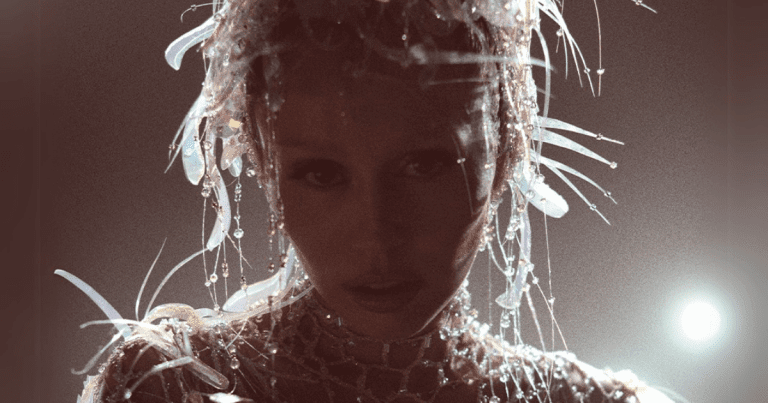 Miley Cyrus está de regreso con ‘Something Beautiful’.- Blog Hola Telcel