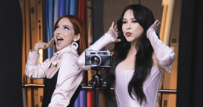 Paty Cantú y Denisse Guerrero (Belanova) en 'Al mismo kbrn (de siempre)'.- Blog Hola Telcel