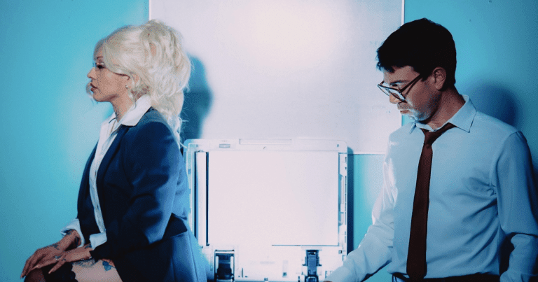 ‘Esto es amor’, la nueva colaboración de Mon Laferte y Conociendo Rusia.- Blog Hola Telcel