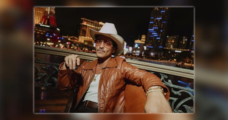 Bruno Mars celebra sus duetos con ‘The Collaborations’.- Blog Hola Telcel